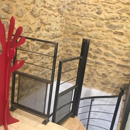 Centre H2 Arenes Charme Rooftop דירה *