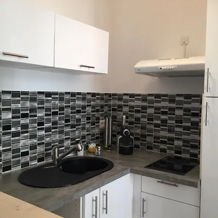 Centre H2 Arenes Charme Rooftop 尼姆