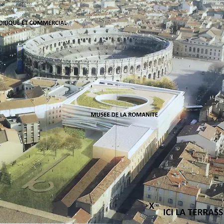 Centre H2 Arenes Charme Rooftop דירה נים