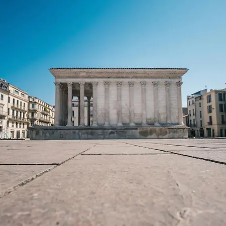 Centre H2 Arenes Charme Rooftop 公寓 尼姆