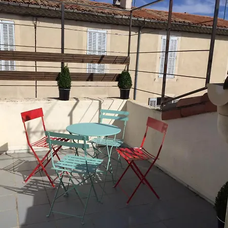 Centre H2 Arenes Charme Rooftop 尼姆