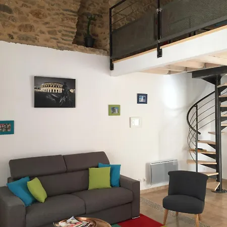 Centre H2 Arenes Charme Rooftop 尼姆