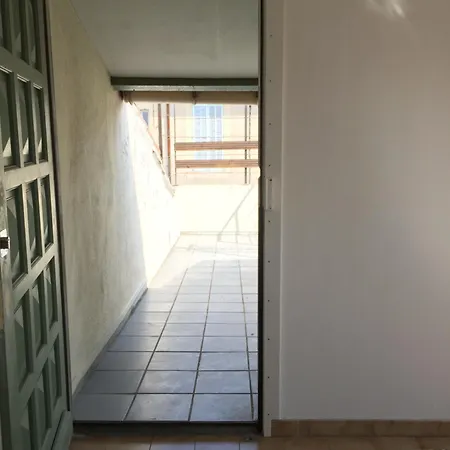 Centre H2 Arenes Charme Rooftop 尼姆